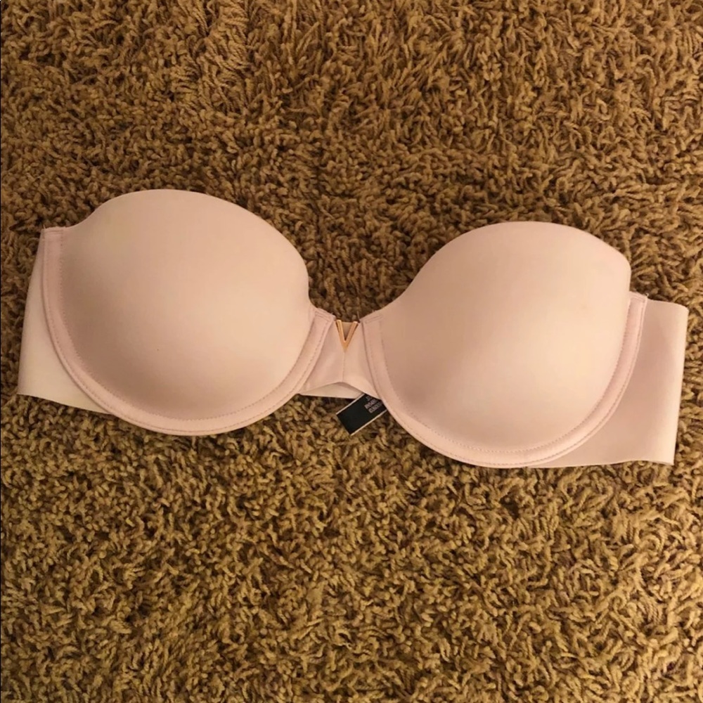 Victoria’s Secret strapless bra